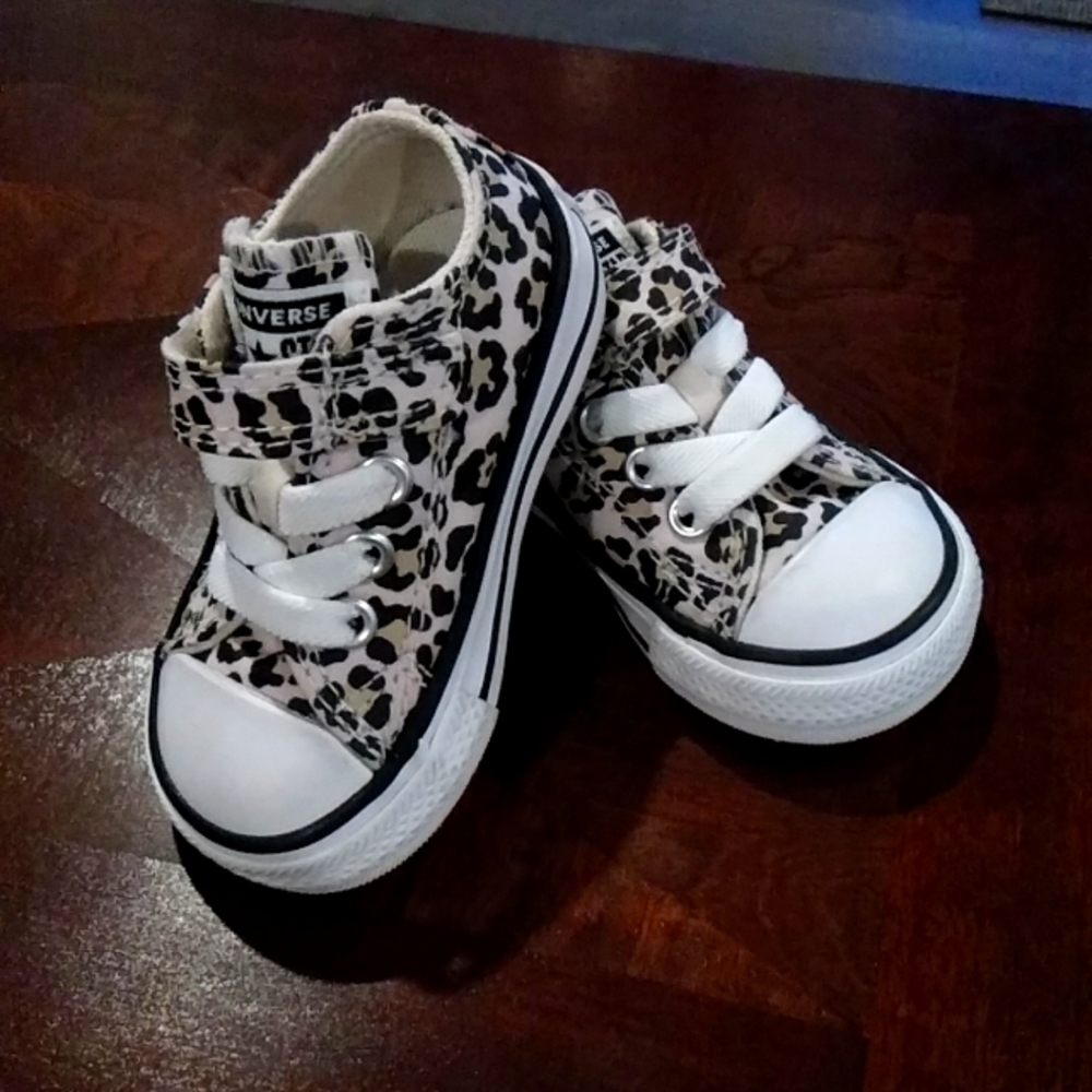 Converse Girls Infant Chuck Taylor All Star Low Sneaker - Leopard  Size 3